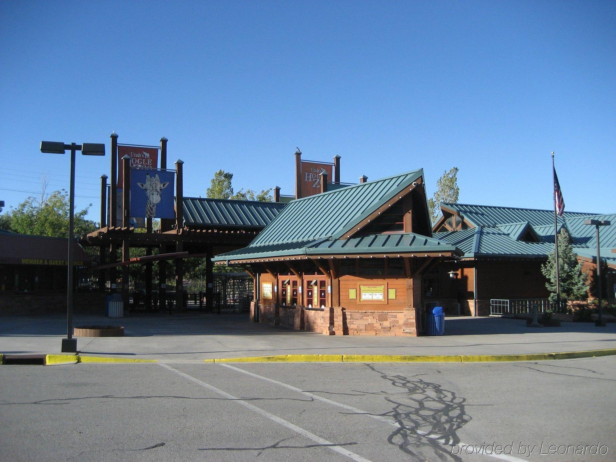 Holiday Inn Express Airport East, An Ihg Hotel Salt Lake City Exterior foto